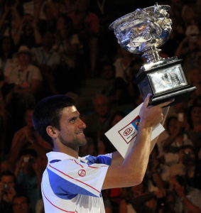 Novak Djokovic 2011 Australian Open; Urheber: Christopher Johnson (globalite); Quelle: Wikimedia Commons